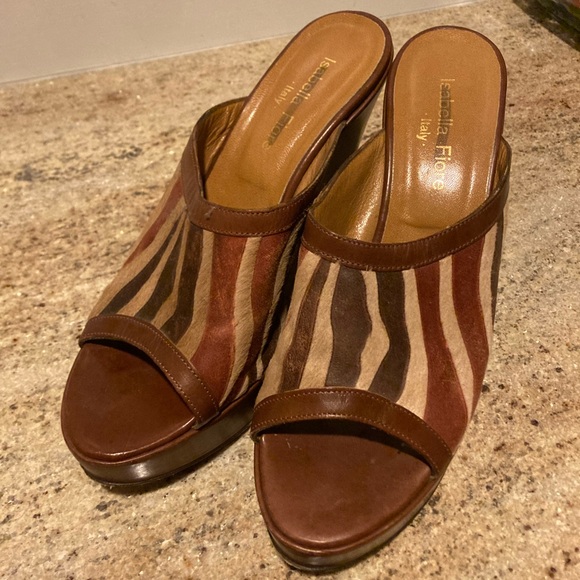 Fun zebra like mule shoe - Picture 3 of 6